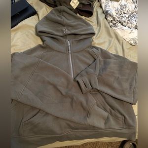 NWOT Lululemon Scuba Cropped Hoodie